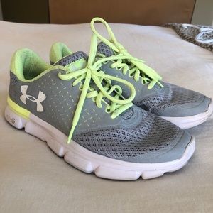 Under Armor Micro Runner